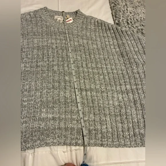 Jessica Simpson Heather Gray Ribbed Crewneck Sweater - Picture 6 of 7